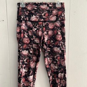 Size 6 Lululemon legging 28”inseam
